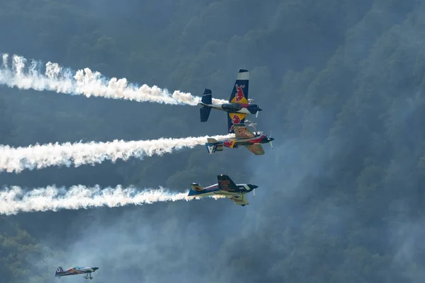 Mollis Schweiz August 2023 Die Akrobatischen Flugvorführungen Der Fliegenden Bullen — Stockfoto