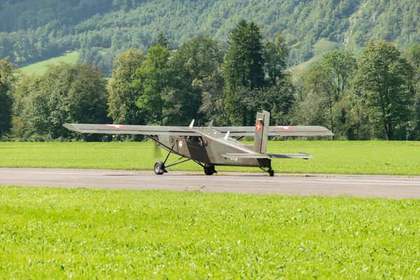 Mollis Suíça Agosto 2023 Pilatus Turbo Porter Propeller Aircraft Taxiing — Fotografia de Stock