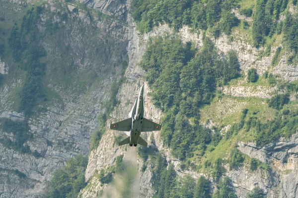 Молліс Швейцарія Серпня 2023 Швейцарський Військовий Mcdonnell Douglas Hornet Реактивний — стокове фото