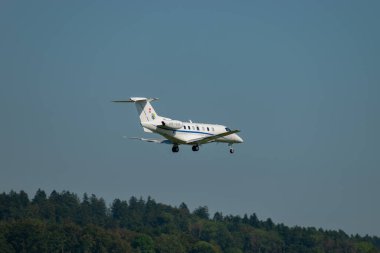 Zürih, İsviçre, 6 Eylül 2023 HB-VAE Pilatus PC-24 uçak iniş pisti 14.