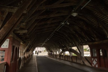 Bremgarten, Canton Aargau, İsviçre, 3 Eylül 2023 Tarihi ahşap Reuss köprüsü.