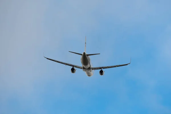 Zürih, İsviçre, 4 Ocak 2024 OH-LZI Finnair Airbus A321-231 Pist 'ten havalanacak.