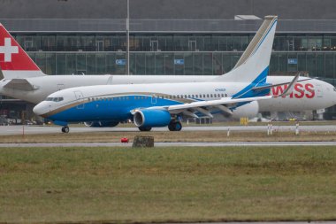 Zürih, İsviçre, 18 Ocak 2024 N-788DP Boeing 737-97U uçağı Davos 'taki dünya ekonomik forumu sırasında geliyor.