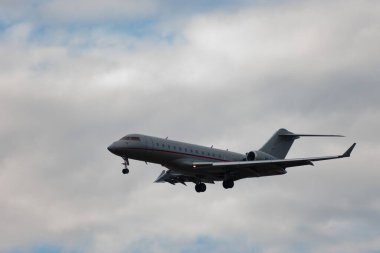 Zürih, İsviçre, 15 Ocak 2024 9H-VJE Vista Jet Bombacısı Global 6000 uçak Davos 'taki dünya ekonomik forumu sırasında 14. piste iniyor.