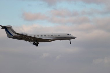 Zürih, İsviçre, 15 Ocak 2024 N-651XA Gulfstream G650ER uçağı Davos 'taki dünya ekonomik forumu sırasında 14. piste iniyor.