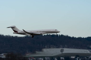 Zürih, İsviçre, 15 Ocak 2024 N-179QS Net Jets Global 7500 uçakları Davos 'taki dünya ekonomik forumu sırasında 14. piste iniyor.