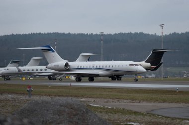 Zürih, İsviçre, 15 Ocak 2024 N-400BC Dünya Bombardıman uçağı Davos 'ta düzenlenen dünya ekonomik forumu sırasında