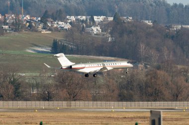 Zürih, İsviçre, 14 Ocak 2024 9H-VIB vista Jet Bombardier Global 7500 uçakları Davos 'taki dünya ekonomik forumu sırasında 14. piste iniyor.