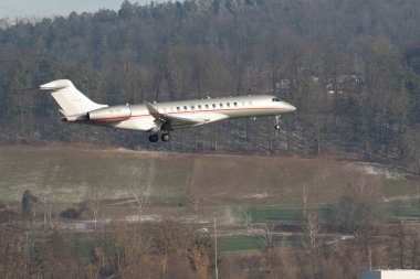 Zürih, İsviçre, 14 Ocak 2024 9H-VIB vista Jet Bombardier Global 7500 uçakları Davos 'taki dünya ekonomik forumu sırasında 14. piste iniyor.