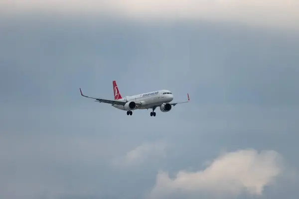 stock image Zurich, Switzerland, January 15, 2024 TC-LSH Turkish Airlines Airbus A321-271NX aircraft is landing on runway 14