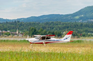 Wangen-Lachen, İsviçre, 26 Mayıs 2024 HB-KMG Tecnam P2008-JC pervaneli uçak