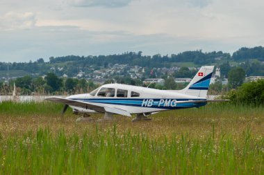 Wangen-Lachen, İsviçre, 26 Mayıs 2024 HB-PMG Piper PA-28 Archer II pervaneli uçak