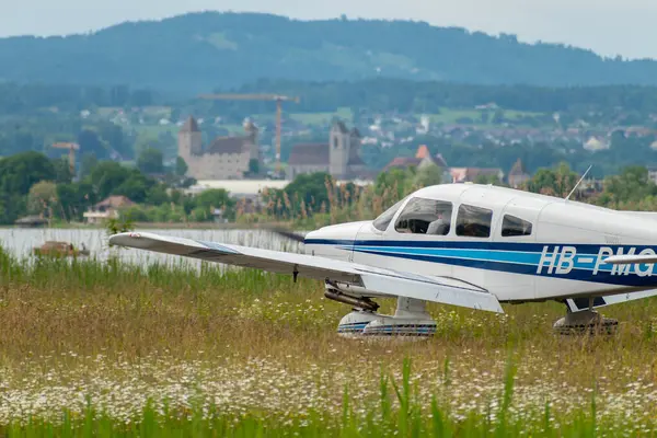 Wangen-Lachen, İsviçre, 26 Mayıs 2024 HB-PMG Piper PA-28 Archer II pervaneli uçak