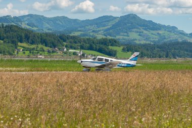 Wangen-Lachen, İsviçre, 26 Mayıs 2024 HB-PMG Piper PA-28 Archer II pervaneli uçak