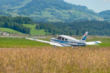 Wangen-Lachen, İsviçre, 26 Mayıs 2024 HB-PMG Piper PA-28 Archer II pervaneli uçak