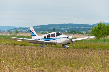 Wangen-Lachen, İsviçre, 26 Mayıs 2024 HB-PMG Piper PA-28 Archer II pervaneli uçak