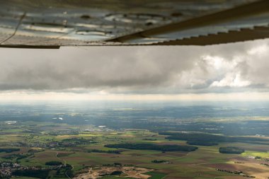 Baden Wurttemberg, Almanya, 15 Eylül 2024 Küçük bir uçakla uçarken etkileyici bir manzara