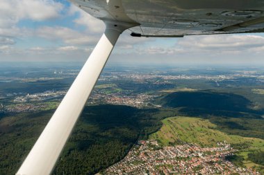 Karlsruhe, Almanya, 15 Eylül 2024. Küçük bir uçakla bölgede görüldü.