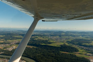 Laufenburg Bölgesi, Almanya, 15 Eylül 2024 Küçük bir uçakla uçarken görülen Idyllic manzara