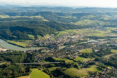 Laufenburg, Almanya, 15 Eylül 2024 Küçük bir uçakla şehir üzerinde görüntüleme