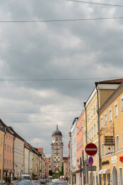 Vilshofen, Bavyera, Almanya, 4 Ağustos 2024 Idyllic manzaralı şehir merkezinde eski binalar