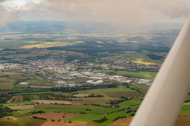 Sinsheim, Almanya, 15 Eylül 2024 Küçük bir uçakla uçarken yerel bölgeye bakın