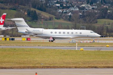 Zürih, İsviçre, 23 Ocak 2025 N-650WS Gulfstream G650ER uçağı Davos 'taki dünya ekonomik forumunda taksicilik yapıyor.