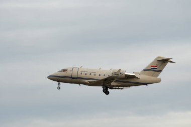 Zürih, İsviçre, 24 Ocak 2025 9A-CRO Hırvat hükümeti Bombacı Challenger 604 uçağı Davos 'taki dünya ekonomik forumu sırasında 28. pistten kalkıyor.