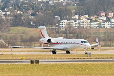 Zürih, İsviçre, 24 Ocak 2025 N-40D Gulfstream G650ER uçağı Davos 'taki dünya ekonomik forumunda taksicilik yapıyor.