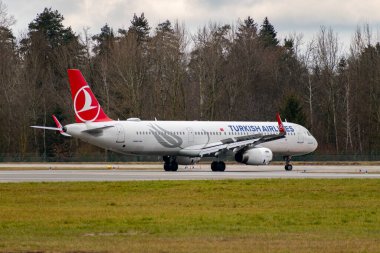 Zürih, İsviçre, 23 Ocak 2025 TC-JTM Türk Hava Yolları Airbus A321-231