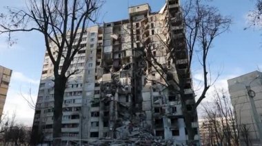 Kharkiv şehri. Ukrayna 'yı işgal eden Ruslar tarafından yıkılan bir yerleşim yeri.