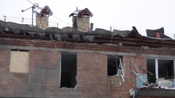 ウクライナのロシア人によって破壊されたキエフ近くの住宅ビル ヴィシュゴルトタウン — ストック動画