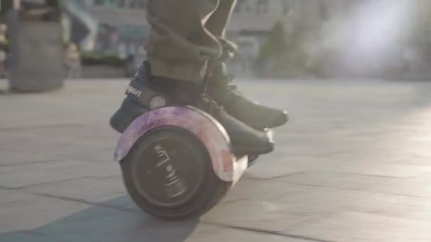 Kiev Ucrania Septiembre 2021 Niños Montados Una Tabla Giratoria Hoverboard — Vídeos de Stock