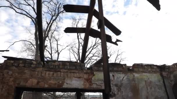 Prywatny Dom Pod Kijowem Zniszczony Przez Rosyjskich Drani Ukrainie — Wideo stockowe