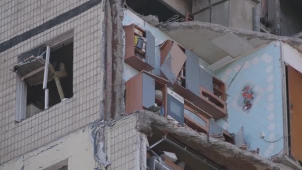 Dnjpro Stad Oekraïne Vernietigde Een Flatgebouw Getroffen Door Een Russische — Stockvideo