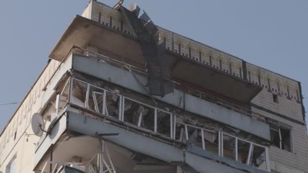 乌克兰第聂伯市 被俄罗斯导弹击中的一栋公寓楼被毁 — 图库视频影像