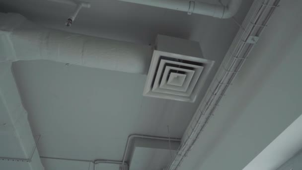 Tubi Ventilazione Edificio Uffici Vuoto Colpo Fulmine — Video Stock