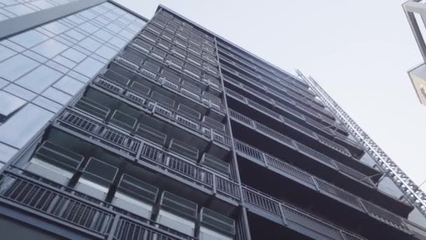 Ofis Binasının Duvarına Klimalar Yerleştirildi — Stok video