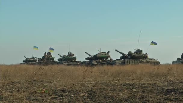 Grupo Tanques Ucranianos Está Preparando Para Misión — Vídeo de stock