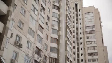 Moskova, Rusya - Ocak 09, 2016: Karla kaplı yeni bir ev