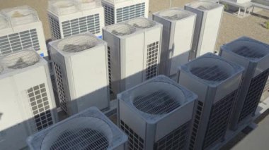 Çatıya endüstriyel havalandırma sistemi kuruldu.