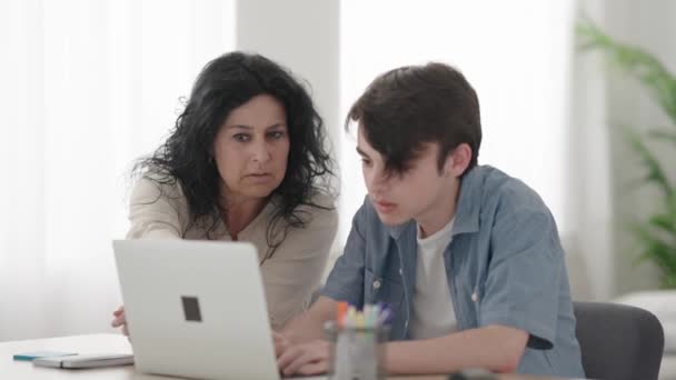 Mother Son Working Together Laptop Woman Giving Advice Social Media — Stock Video