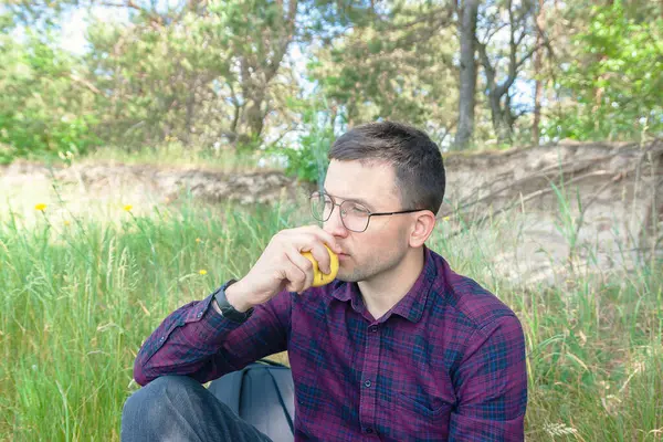 Man Sitting Forest Apple His Hand Small Snack Fresh Apple — Stock Photo, Image