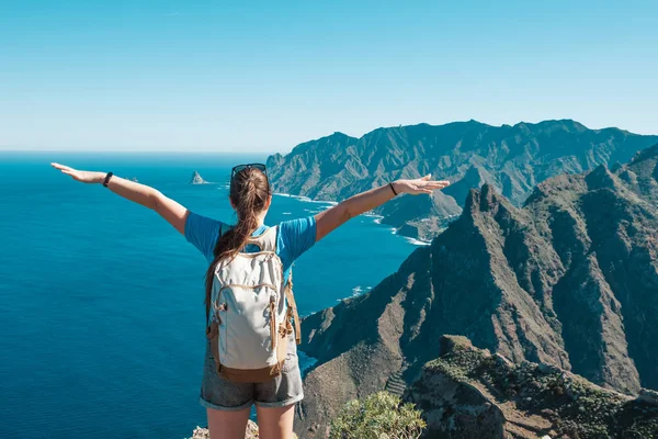Girl Hiker Backpack Goes Hike Anaga Mountains Watching Beautiful Costal — Stock Photo, Image