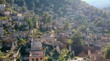 Kayakoy terk edilmiş hayalet kasaba, taş evler ve harabeler. 18. yüzyıl antik Yunan şehri Karmilissos 'un yeri. Fethiye - TURKEY