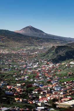 Tenerife, Kanarya Adaları 'nda güneş doğarken kuzey kıyısı Anaga ile manzara