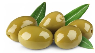 Beyaz arka plan üzerinde izole yaprakları ile yeşil zeytin
