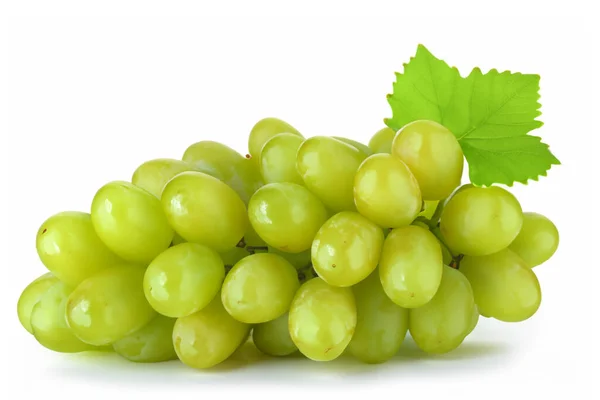 Спелый Зеленый Виноград Листьями Изолированы Белом Фоне — стоковое фото
