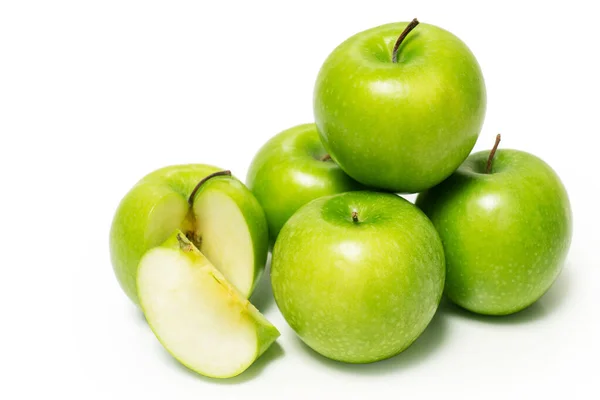 Wiele Zielonych Jabłek Ułożonych Białym Tle — Zdjęcie stockowe