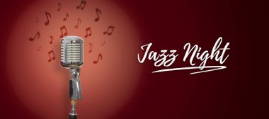 Müzik notaları ve caz gecesi mesajı olan klasik bir mikrofon.